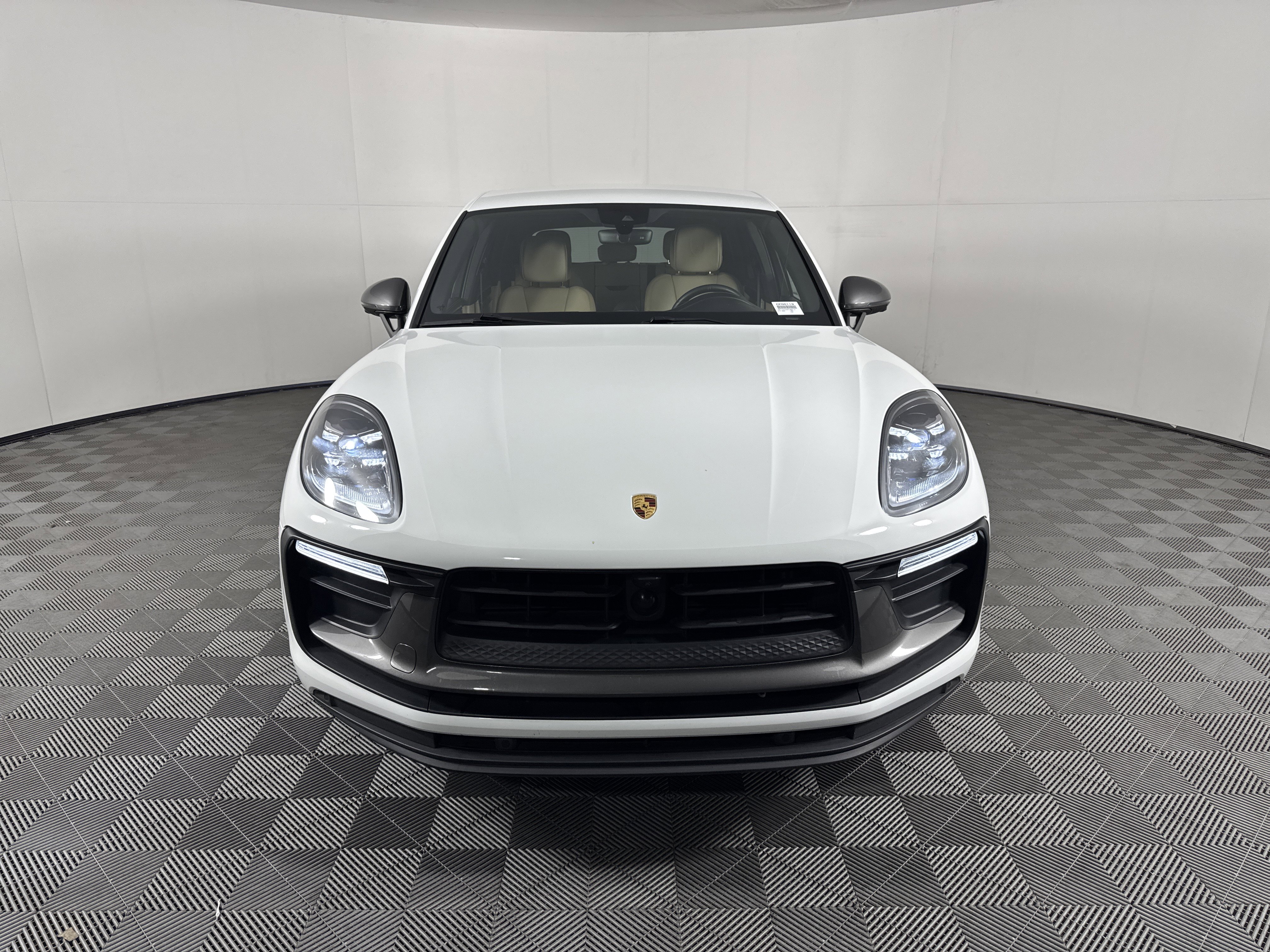 Used 2023 Porsche Macan Turbo image 10