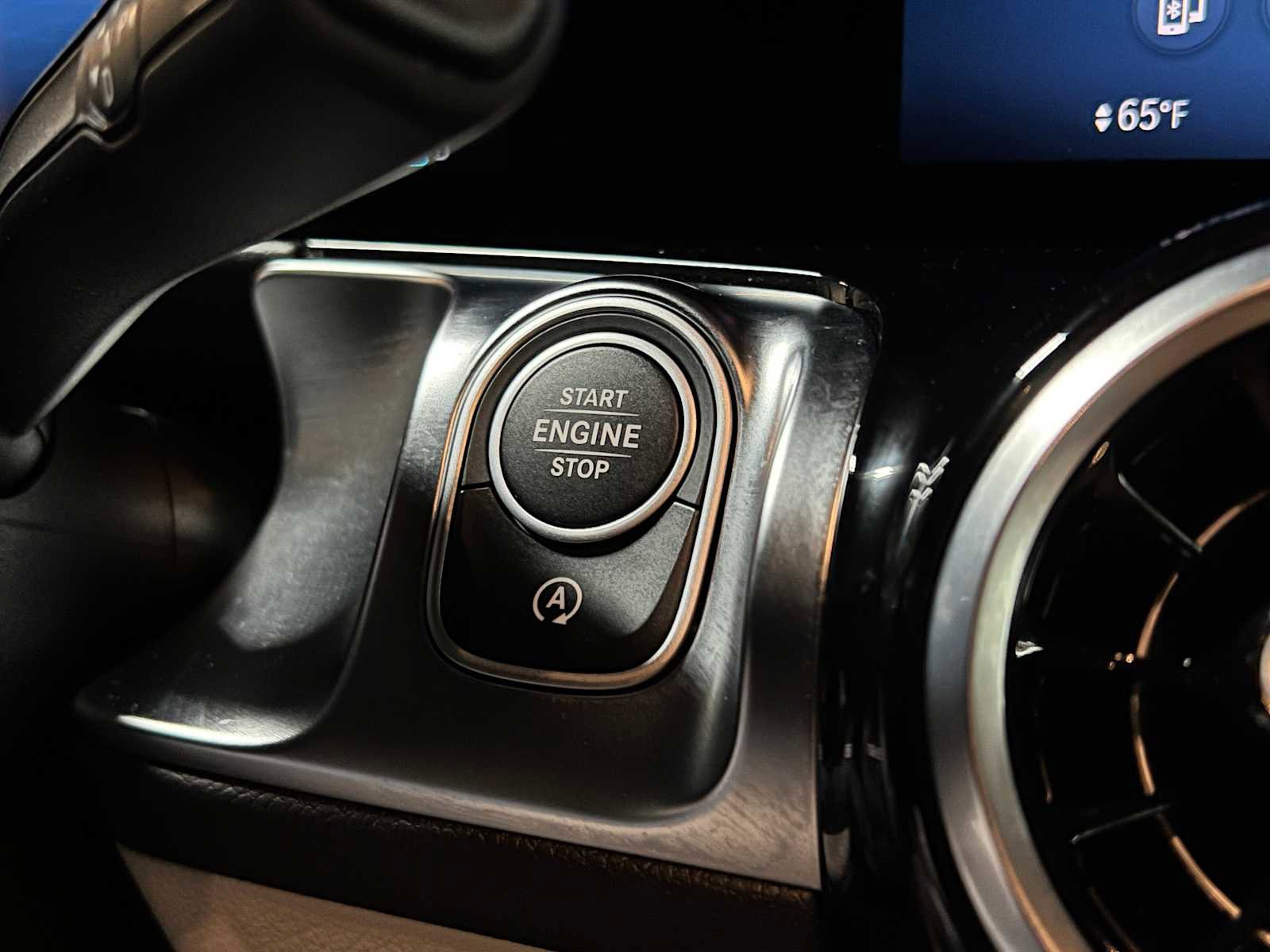 Certified 2025 Mercedes-Benz GLB 250 4MATIC image 29