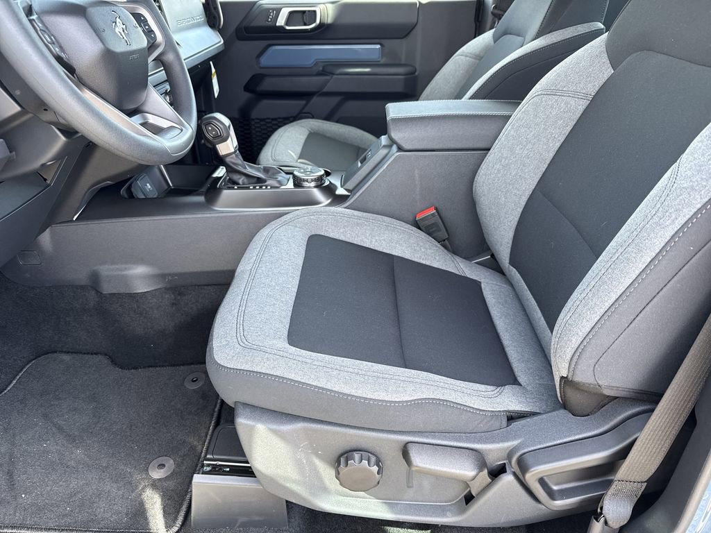 New 2025 Ford Bronco Base image 9