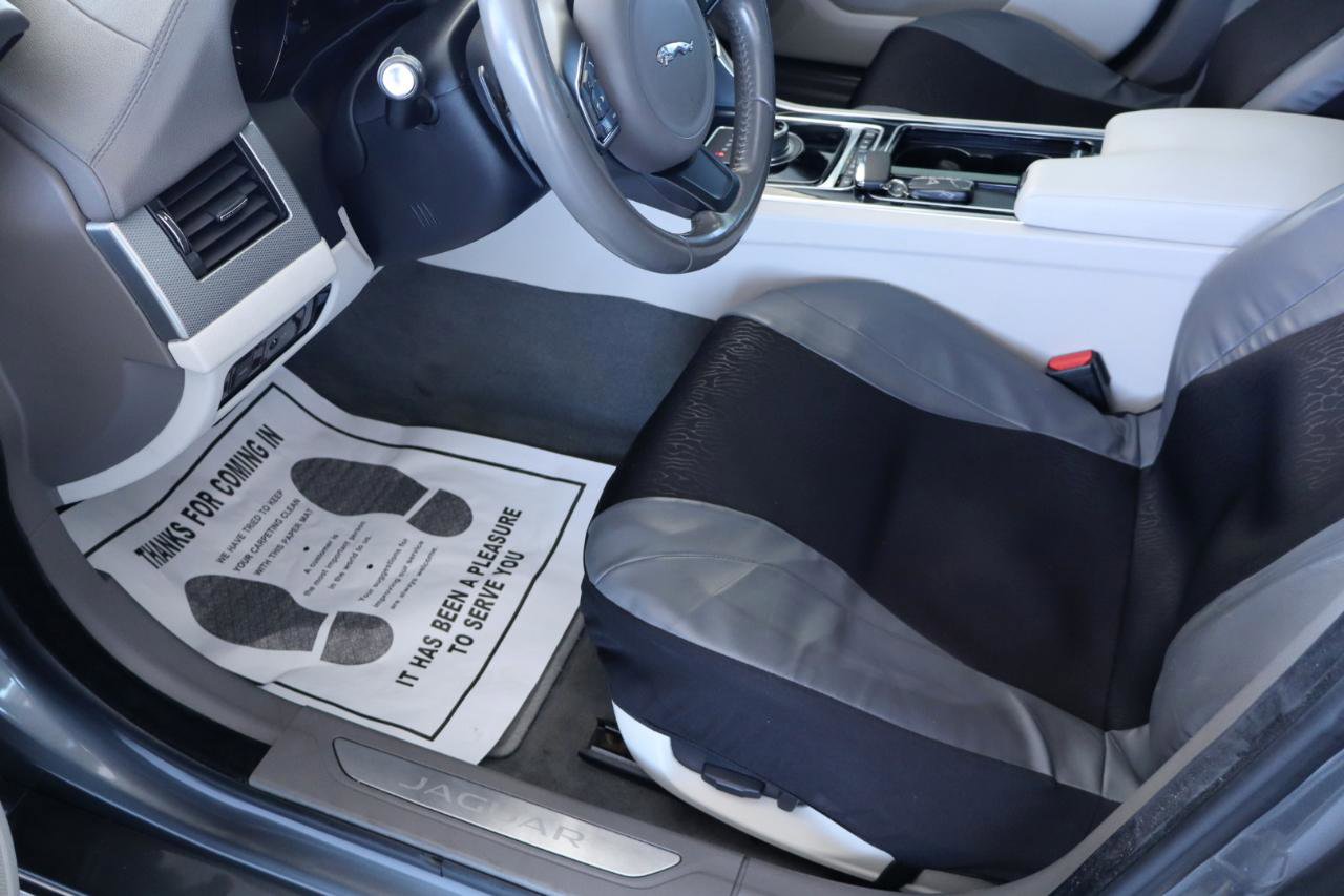 Used 2017 Jaguar XF Premium image 13