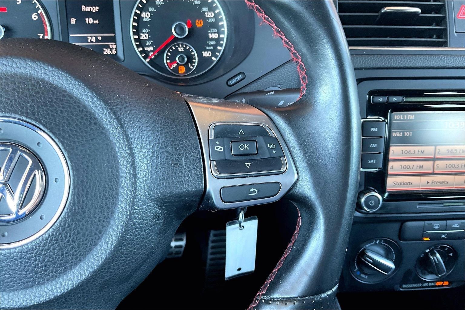 Used 2012 Volkswagen Jetta GLI FWD image 11
