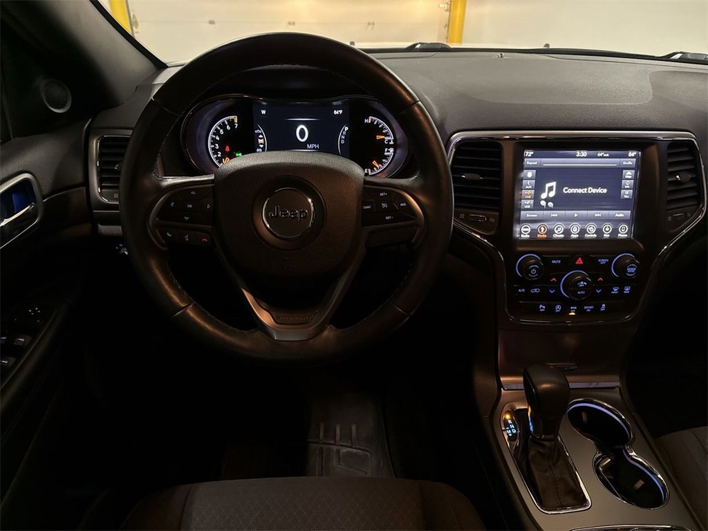 Used 2018 Jeep Grand Cherokee Laredo image 11