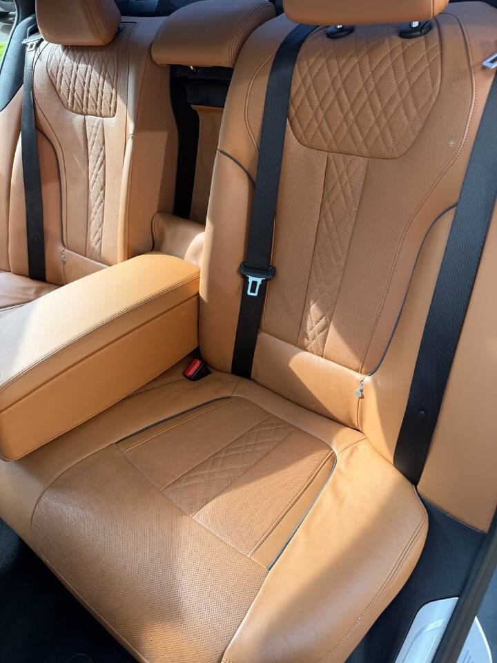 Used 2018 BMW 750i image 28