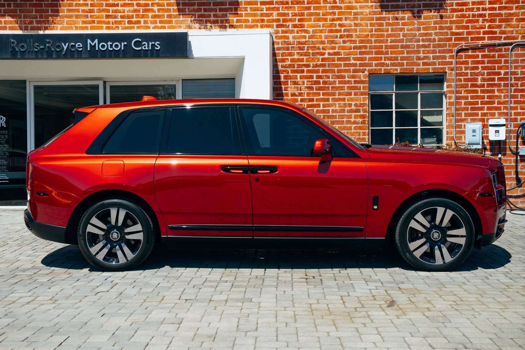 Used 2023 Rolls-Royce Cullinan AWD/4WD image 37