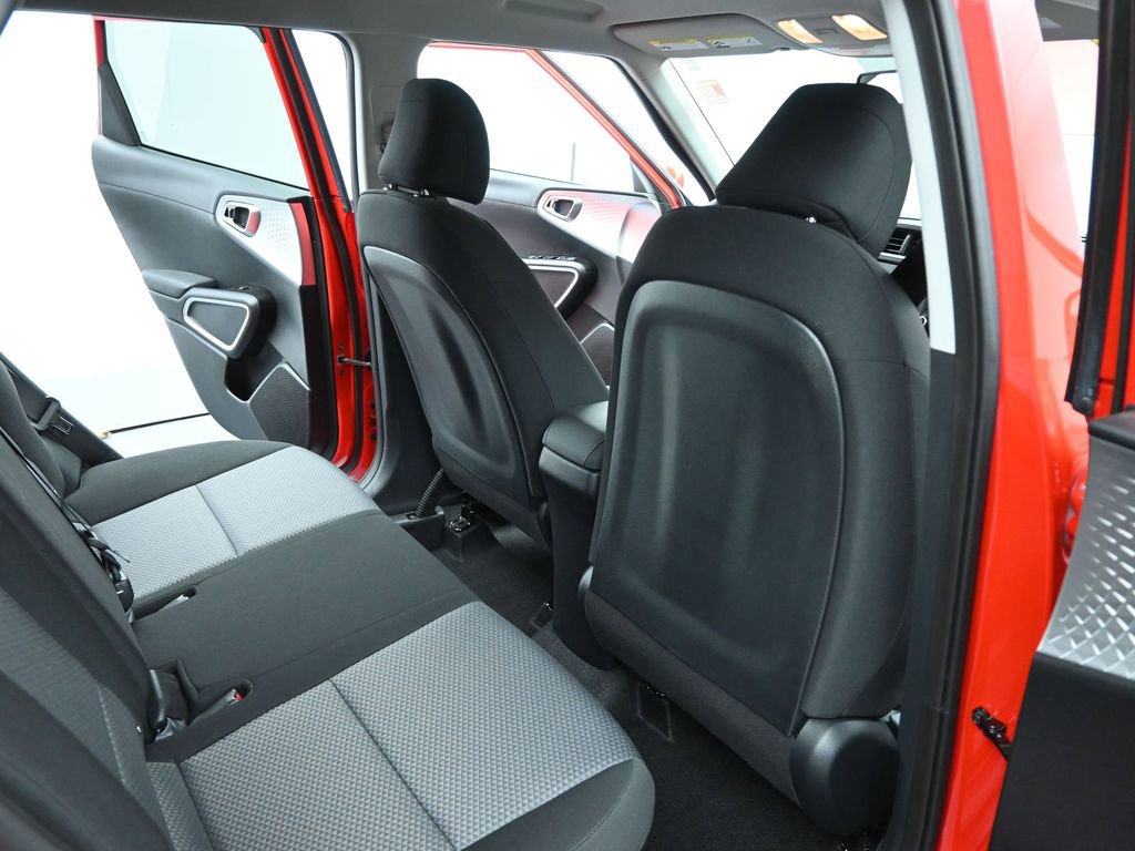 Certified 2022 Kia Soul LX w/ Technology Package image 17