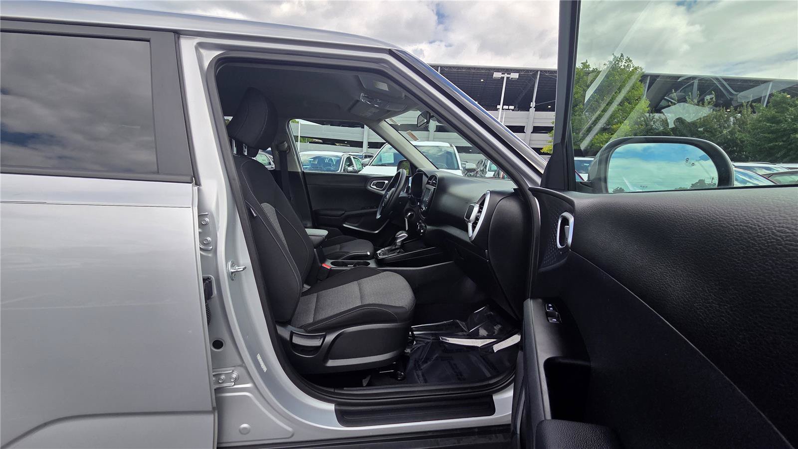 Used 2020 Kia Soul S FWD image 30
