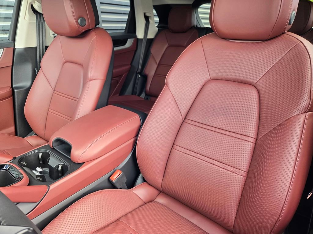 New 2026 Porsche Cayenne S image 5