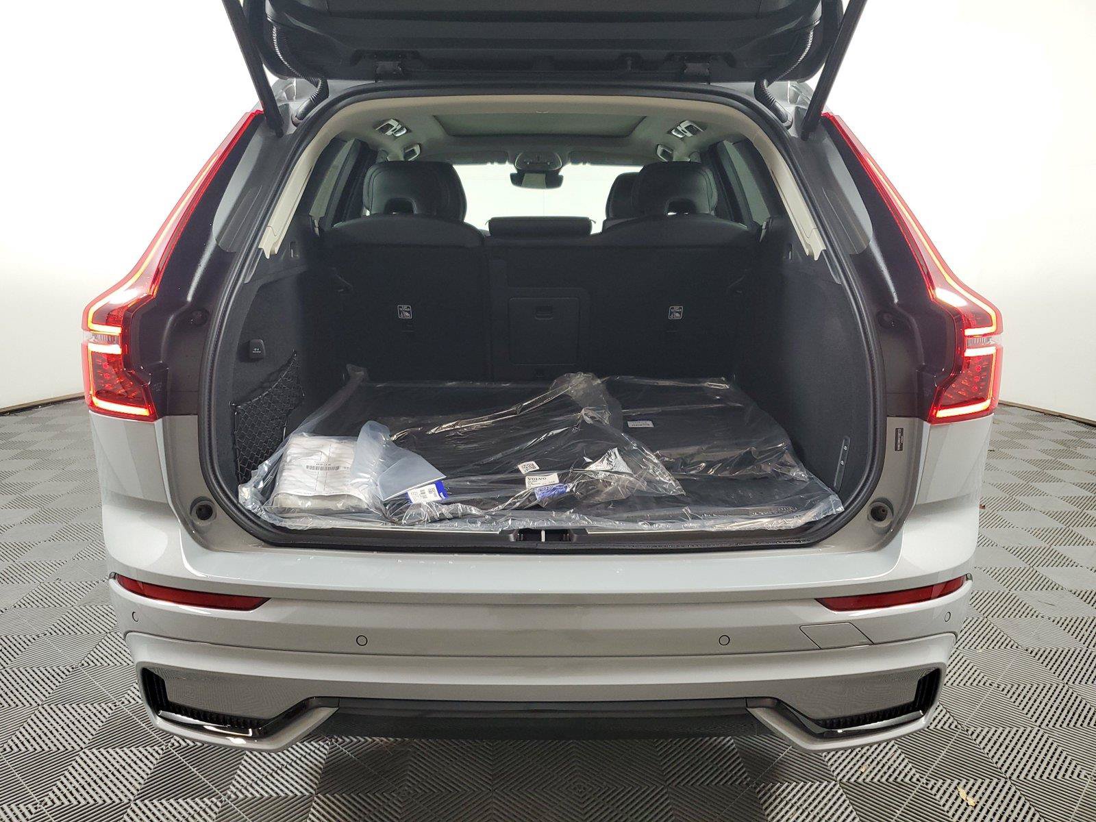 New 2027 Volvo XC60 B5 Ultra AWD/4WD image 9