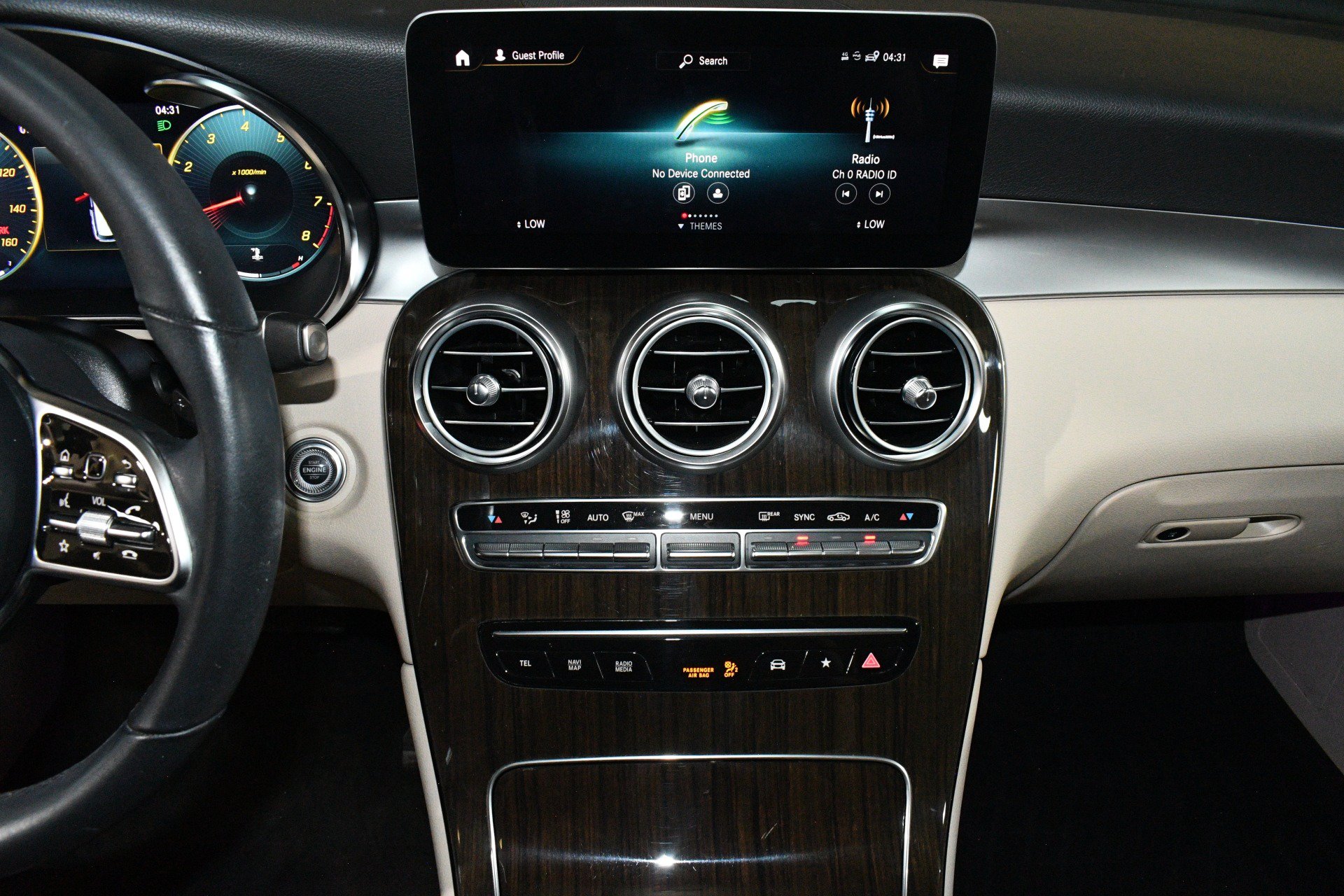 Used 2022 Mercedes-Benz GLC 300 image 34
