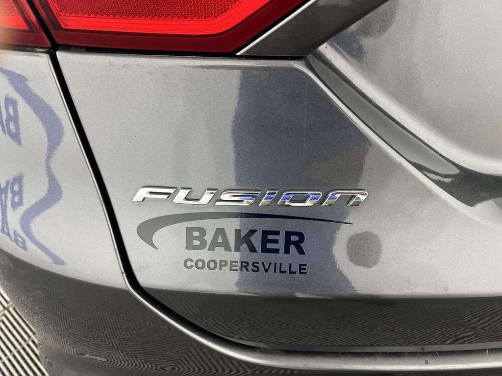 Used 2015 Ford Fusion SE image 28