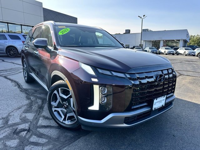 Used 2023 Hyundai Palisade Limited w/ Cargo Package image 3