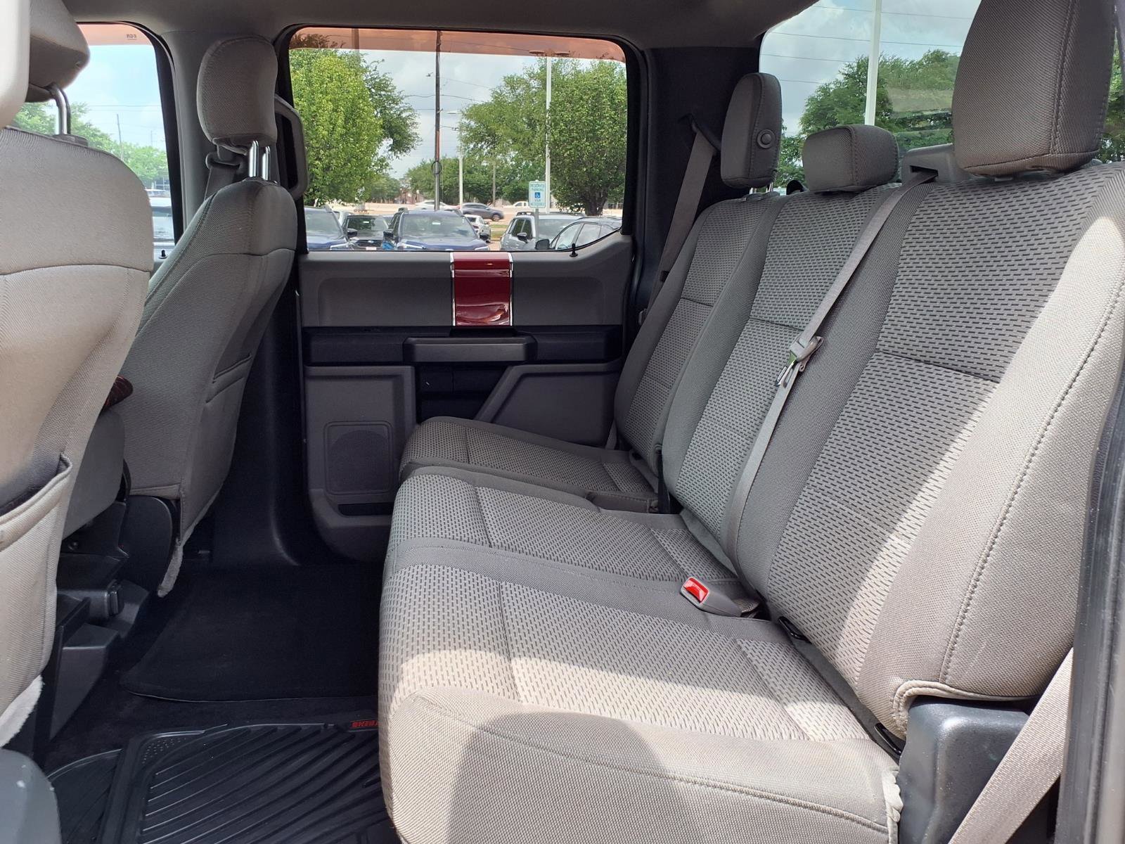 Used 2015 Ford F150 XLT image 18