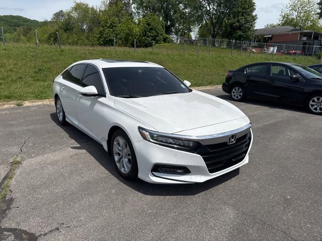 Used 2018 Honda Accord Touring image 2