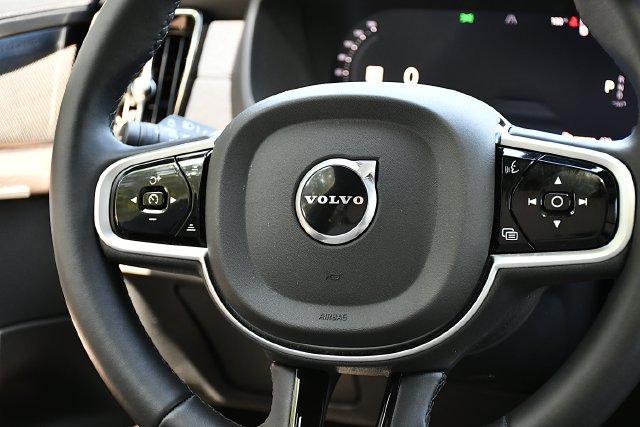 Certified 2026 Volvo XC90 B6 Plus AWD/4WD image 21