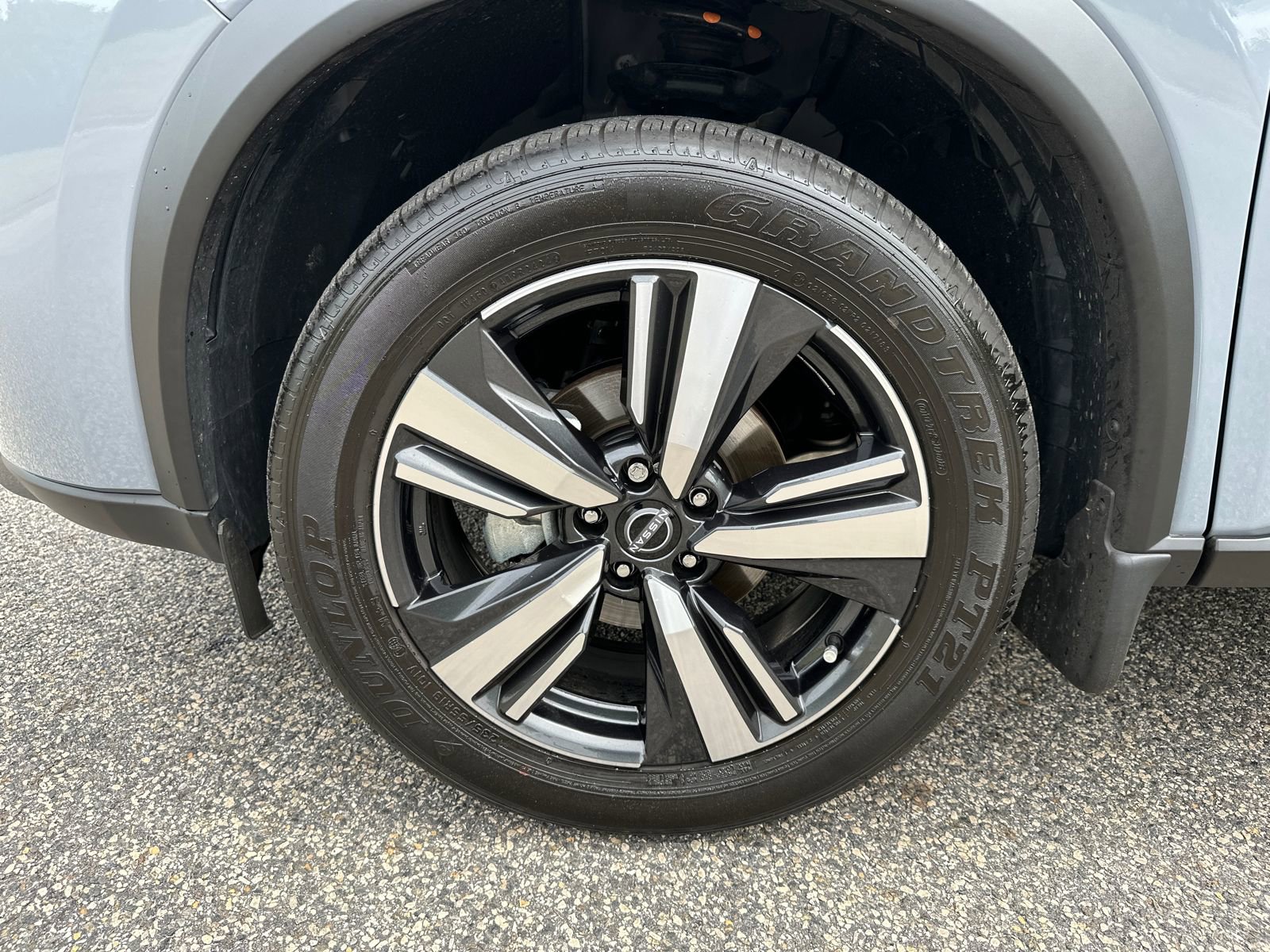 Certified 2024 Nissan Rogue SL FWD image 9