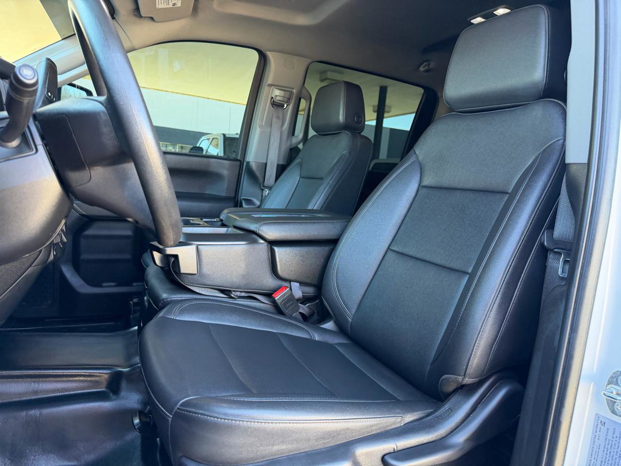 Used 2024 GMC Sierra 3500 Pro w/ Convenience Package image 32