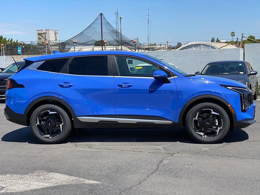 New 2026 Kia Sportage EX FWD image 2