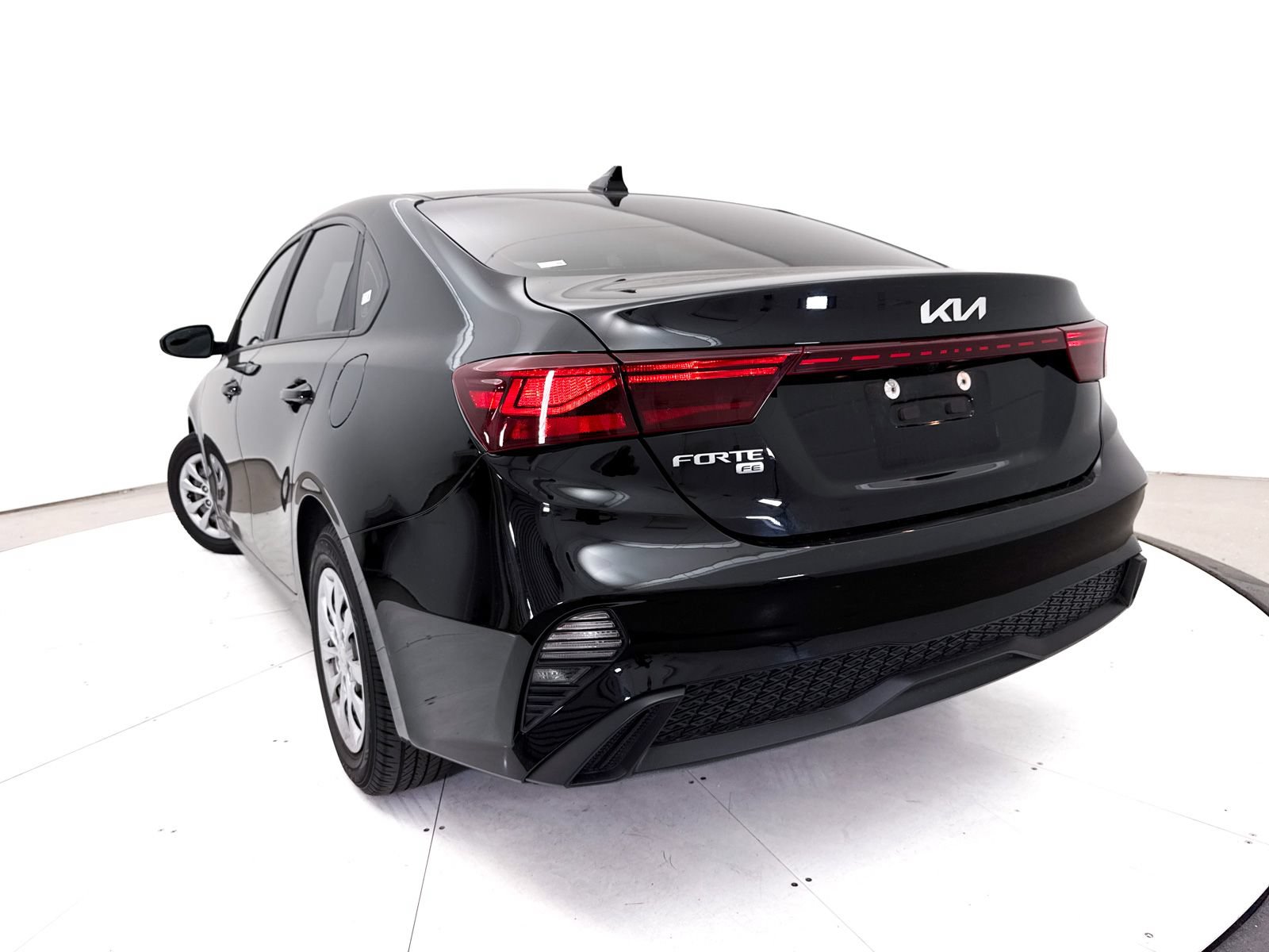 Certified 2022 Kia Forte Sedan FWD image 6