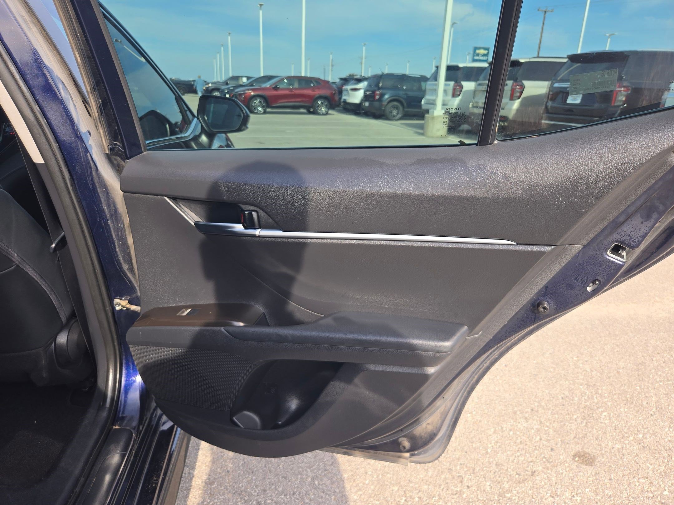 Used 2022 Toyota Camry SE FWD image 23