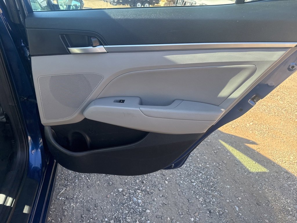 Used 2020 Hyundai Elantra Limited w/ Ultimate Package 03 image 36