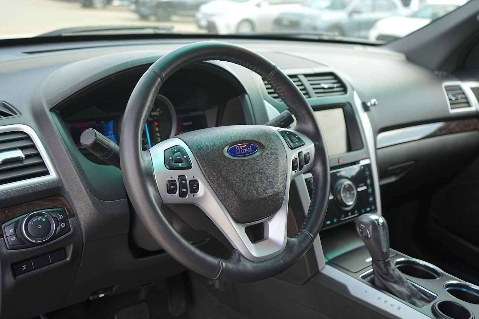 Used 2013 Ford Explorer Limited image 2