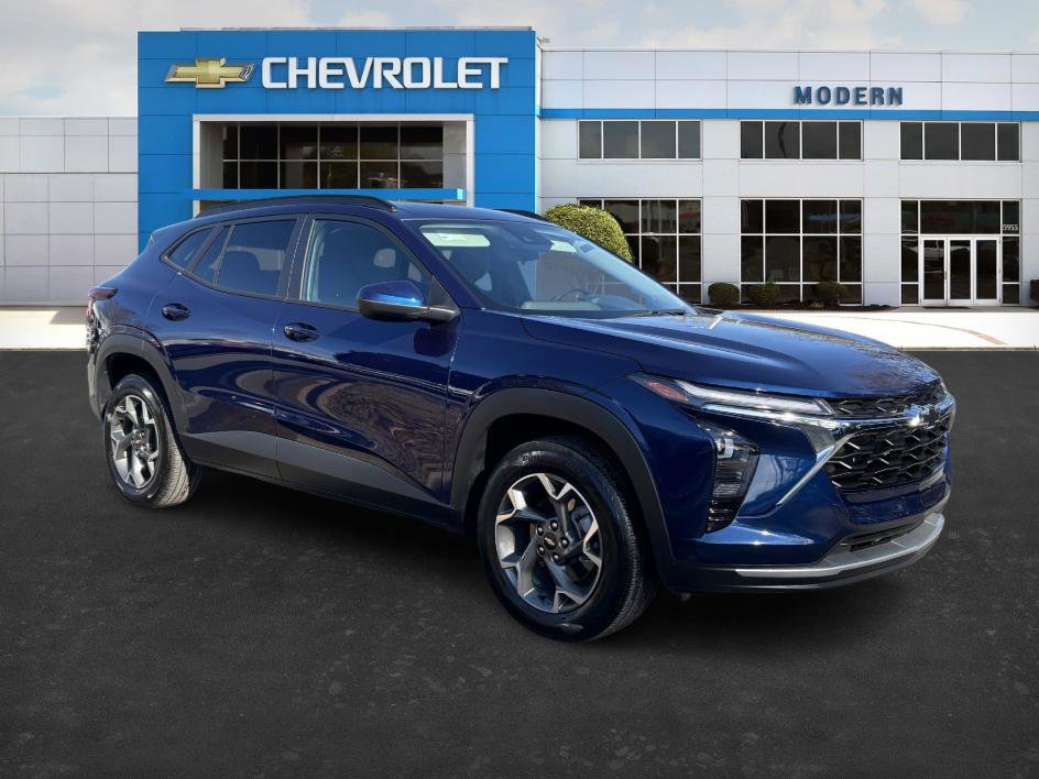 Used 2024 Chevrolet Trax LT w/ LT Convenience Package image 6