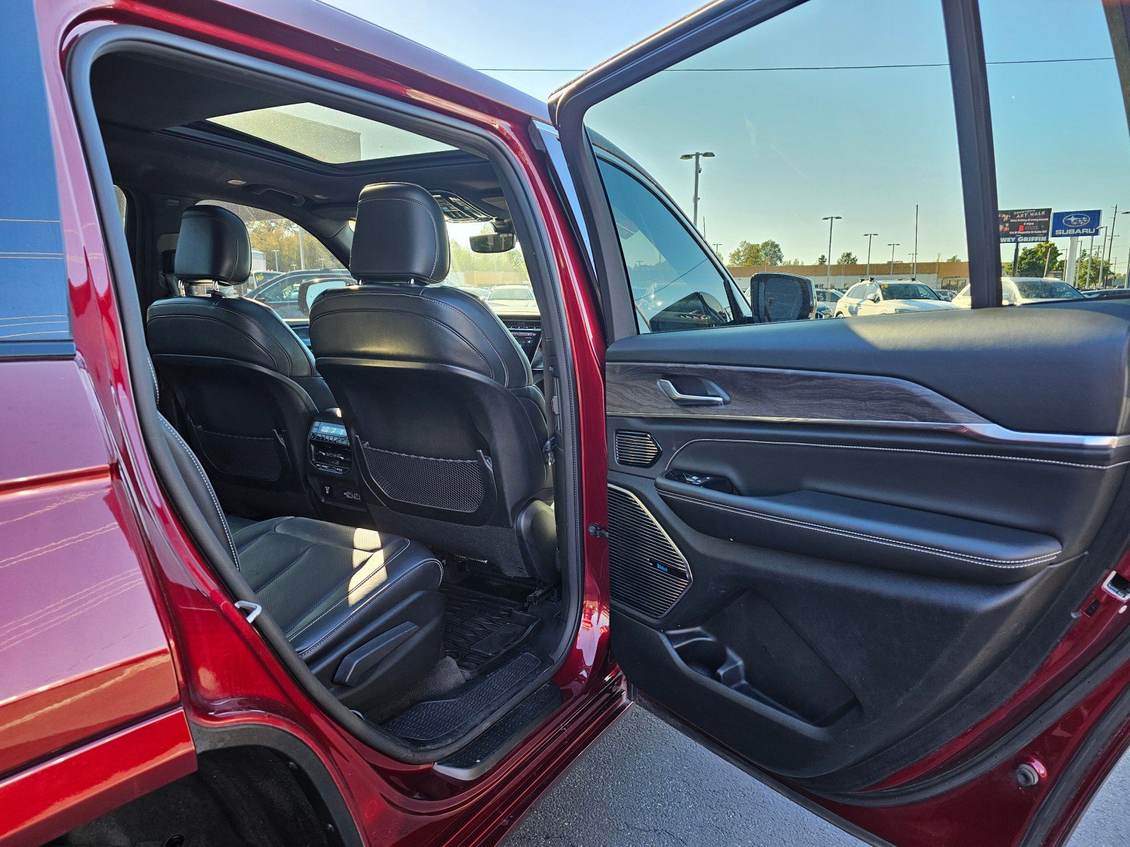 Used 2021 Jeep Grand Cherokee L Overland w/ MOPAR Finishing Package image 17