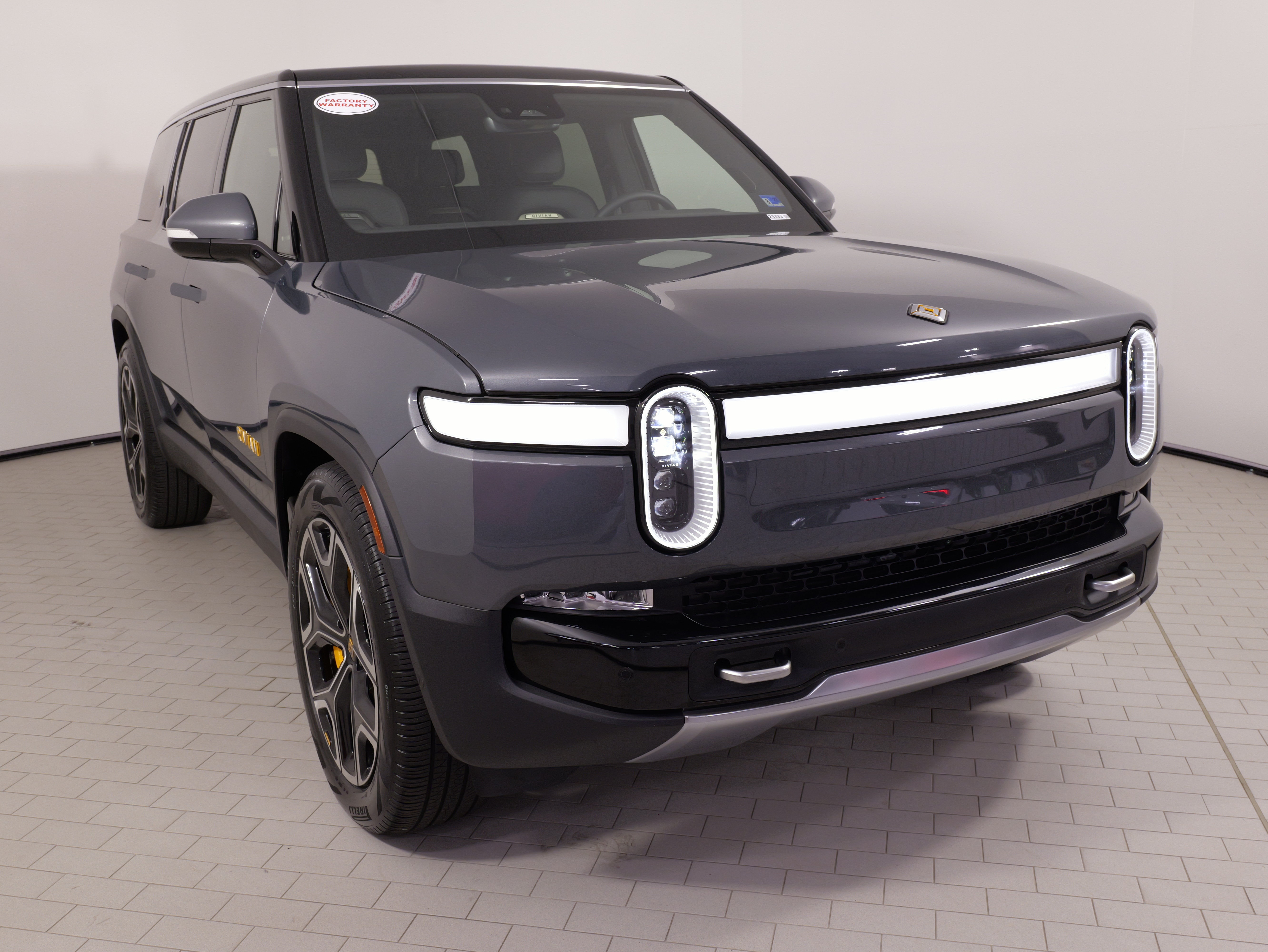 Used 2023 Rivian R1S Adventure AWD/4WD image 5