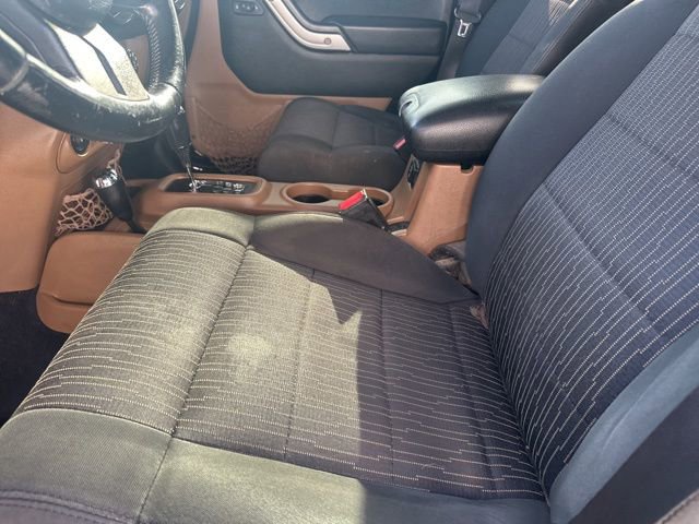 Used 2012 Jeep Wrangler Unlimited Sahara w/ Connectivity Group image 12