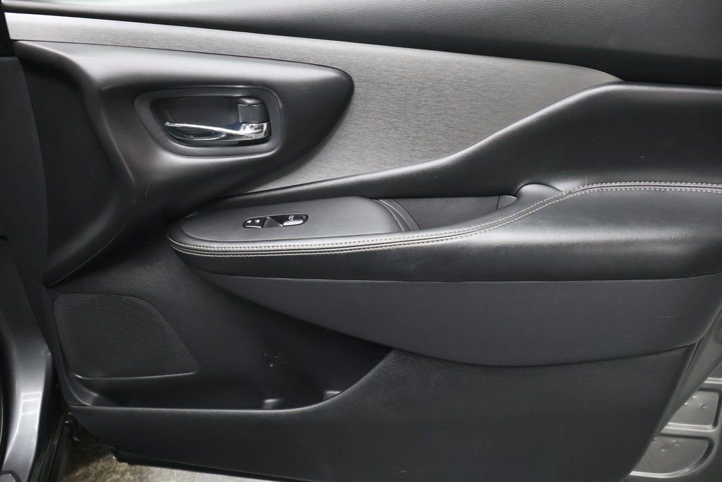 Used 2020 Nissan Murano SV image 12