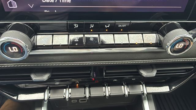 Certified 2024 Chevrolet Colorado LT w/ LT Convenience Package image 15