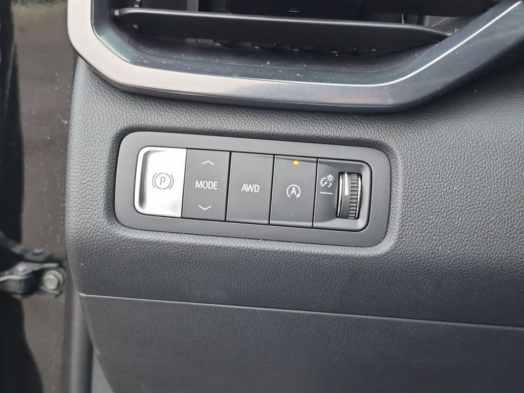 Used 2025 GMC Acadia AT4 AWD/4WD image 18