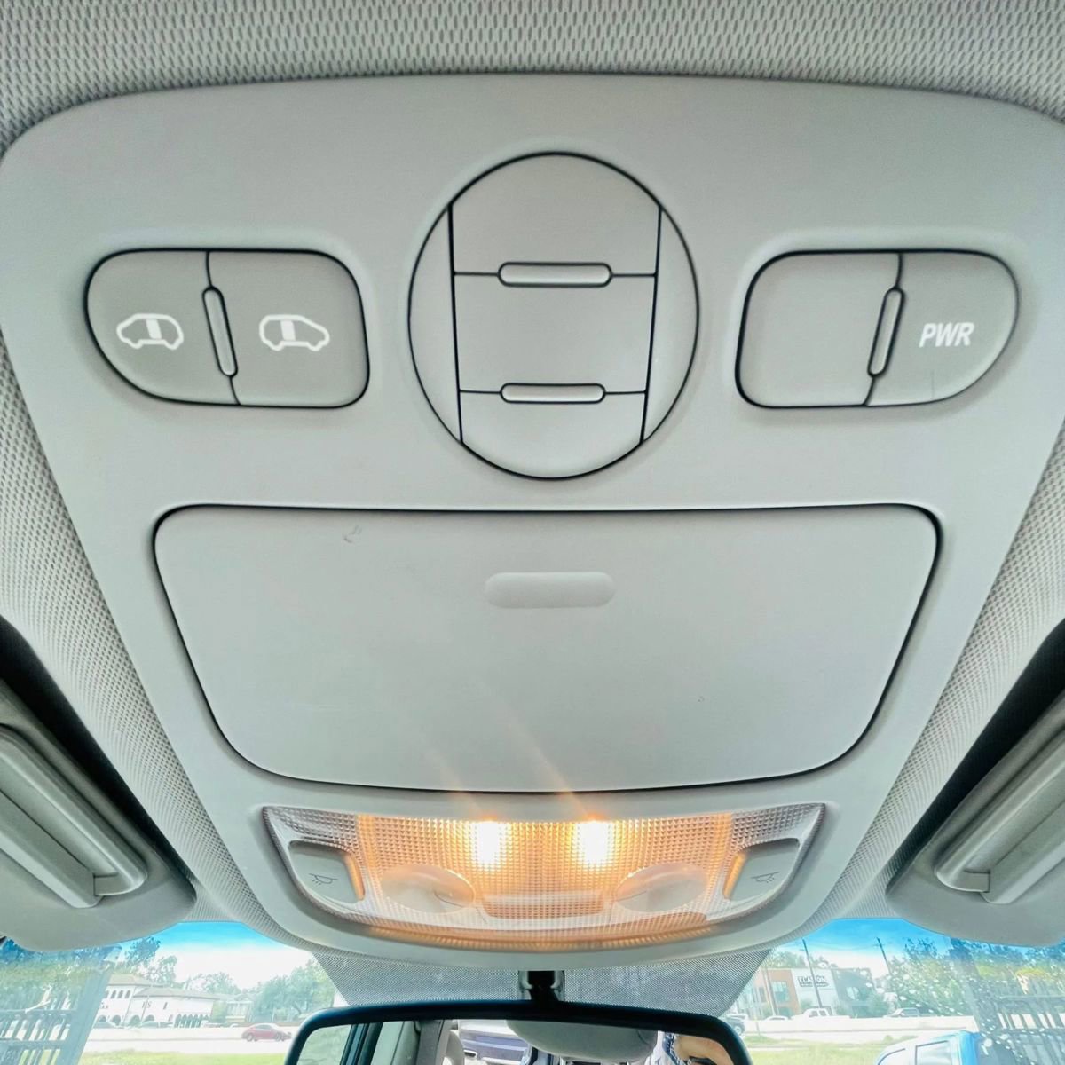 Used 2012 Kia Sedona LX w/ PWR Pkg FWD image 16