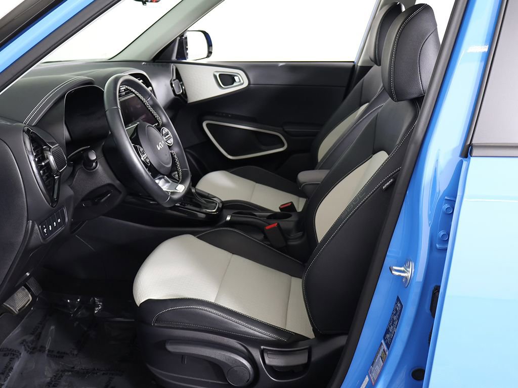 Certified 2023 Kia Soul GT-Line FWD image 30