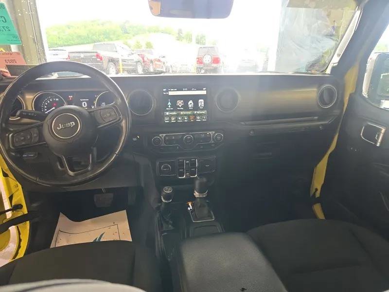 Used 2023 Jeep Wrangler Unlimited w/ Cold Weather Group AWD/4WD image 8