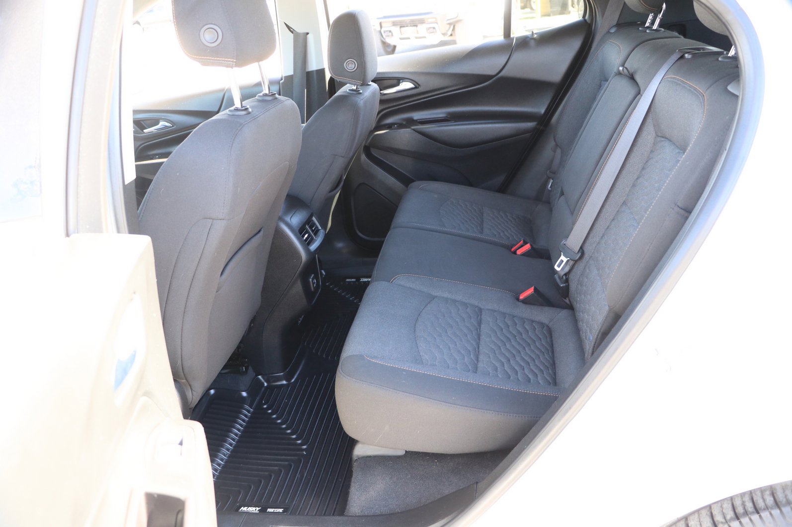 Used 2020 Chevrolet Equinox LT FWD image 28