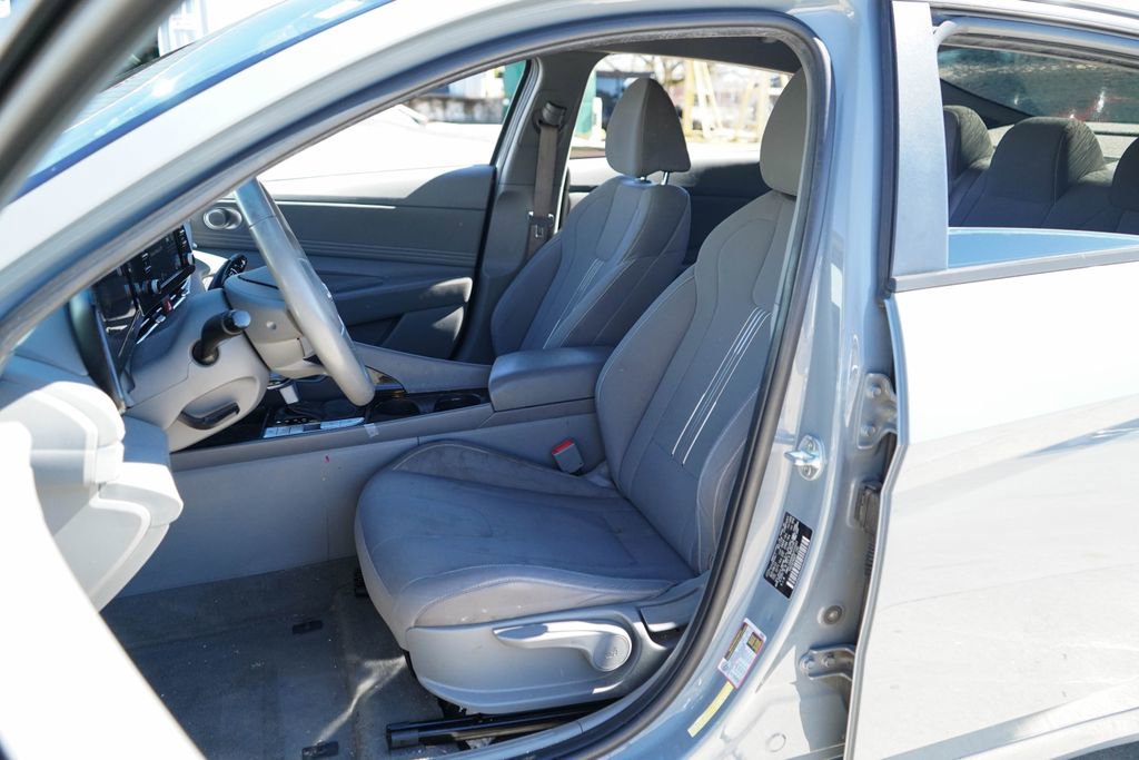 Used 2022 Hyundai Elantra SEL w/ Convenience Package image 8
