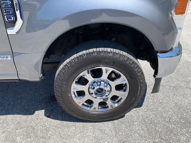 Used 2022 Ford F350 Lariat w/ Chrome Package image 39