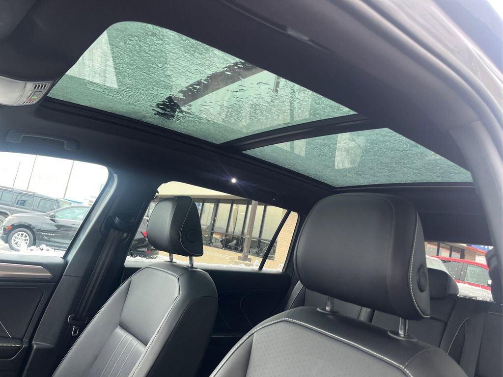 Used 2024 Volkswagen Tiguan SE R-Line image 22