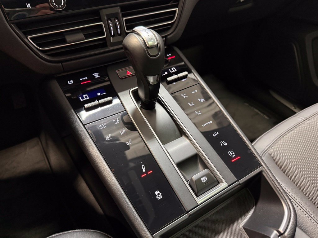 Used 2022 Porsche Macan S AWD/4WD image 10