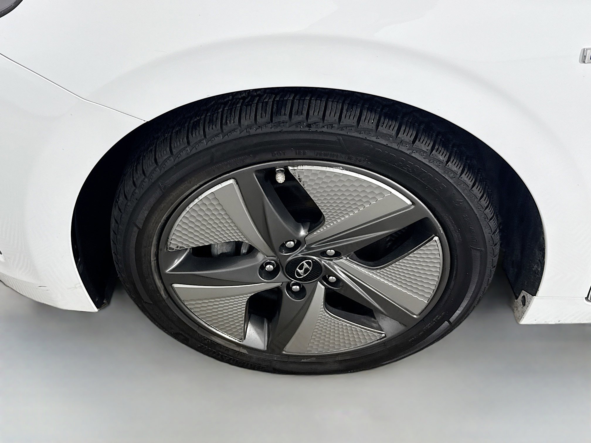 Used 2020 Hyundai Ioniq Limited image 38