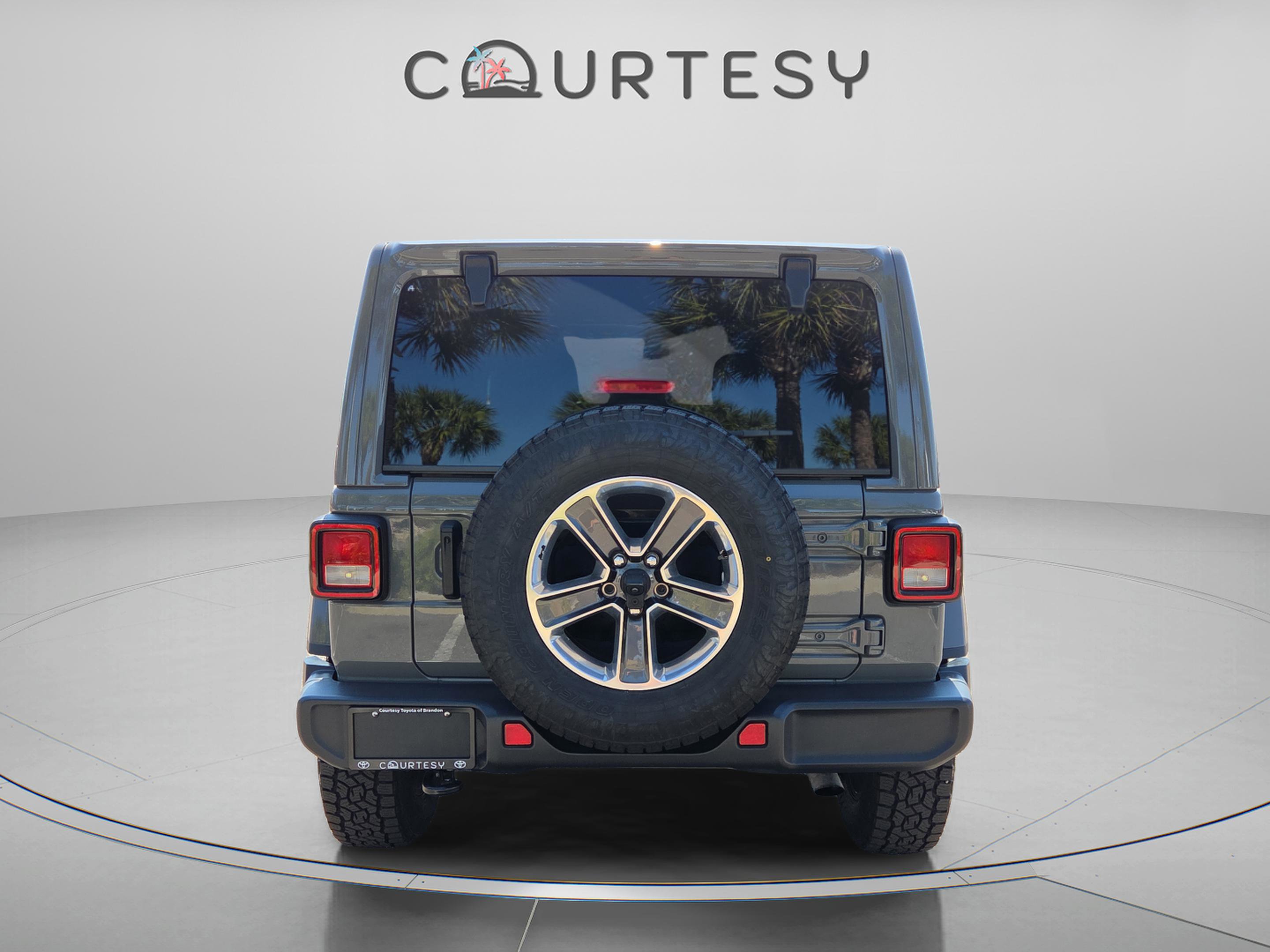 Used 2022 Jeep Wrangler Unlimited Sahara image 5