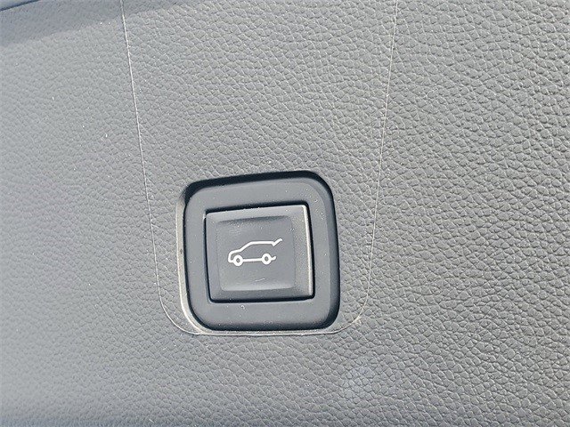 Certified 2023 Chevrolet Traverse LT w/ LT Premium Package image 9