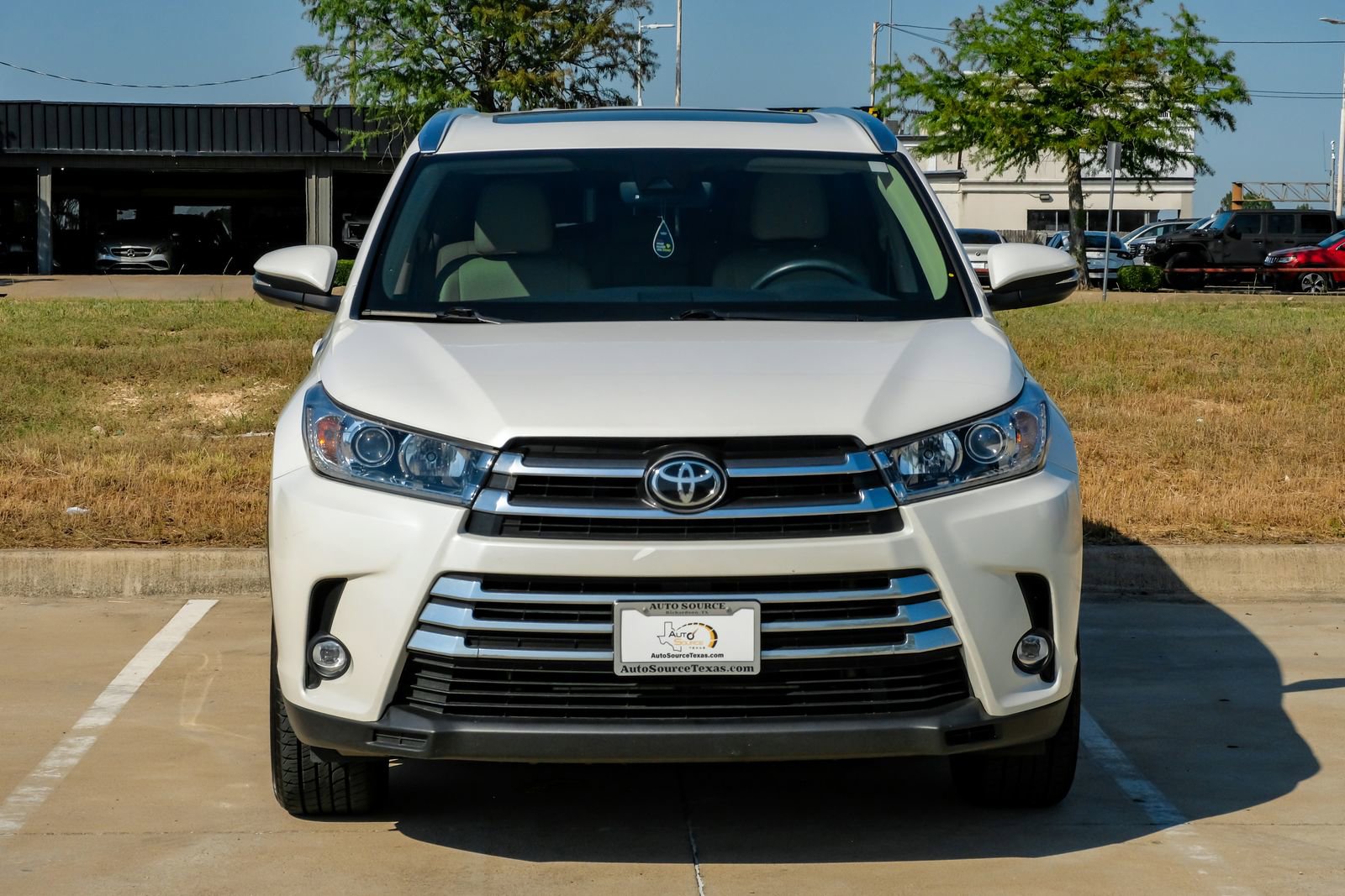 Used 2019 Toyota Highlander Limited FWD image 6