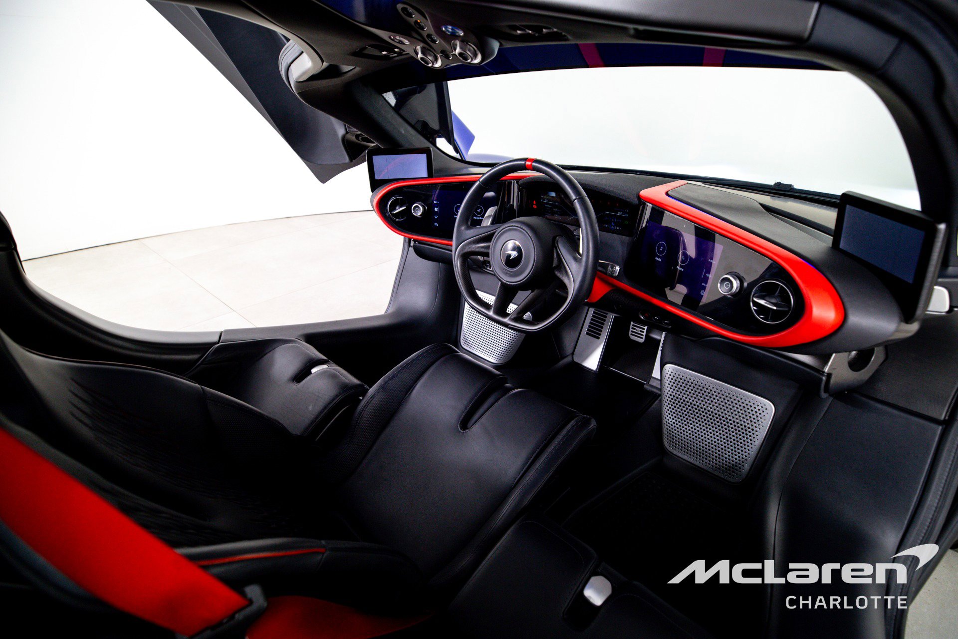 Used 2020 McLaren Speedtail RWD image 21