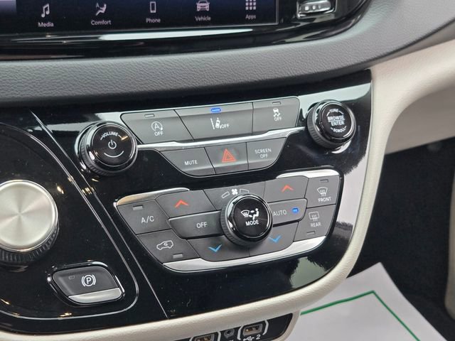 Used 2022 Chrysler Pacifica Touring-L FWD image 26