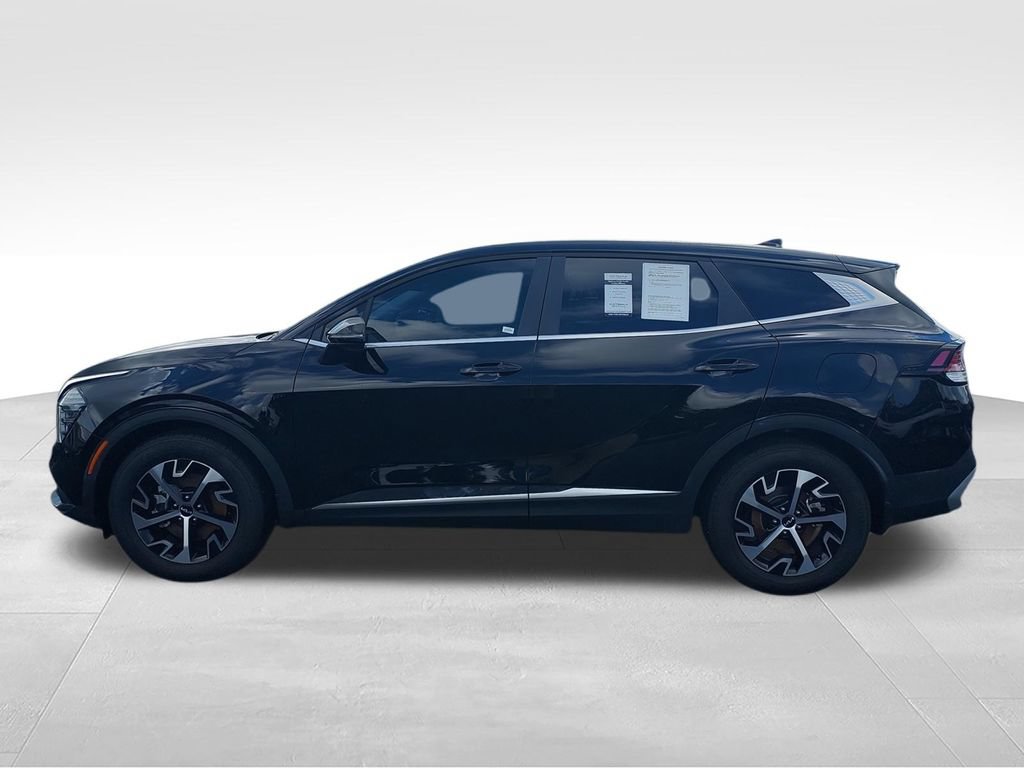 Used 2025 Kia Sportage EX FWD image 2
