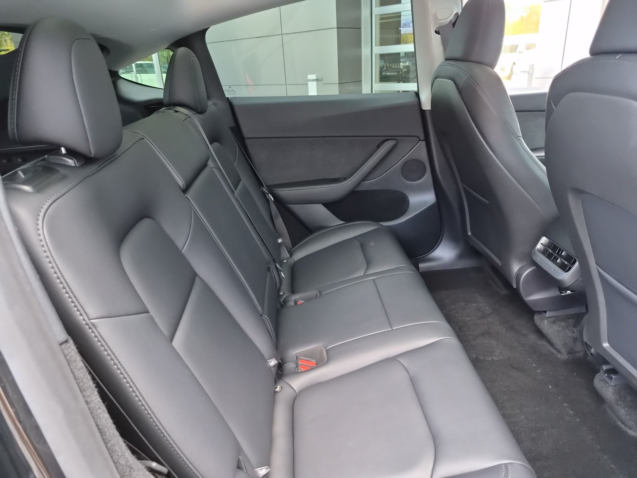 Used 2025 Tesla Model Y Performance AWD/4WD image 31