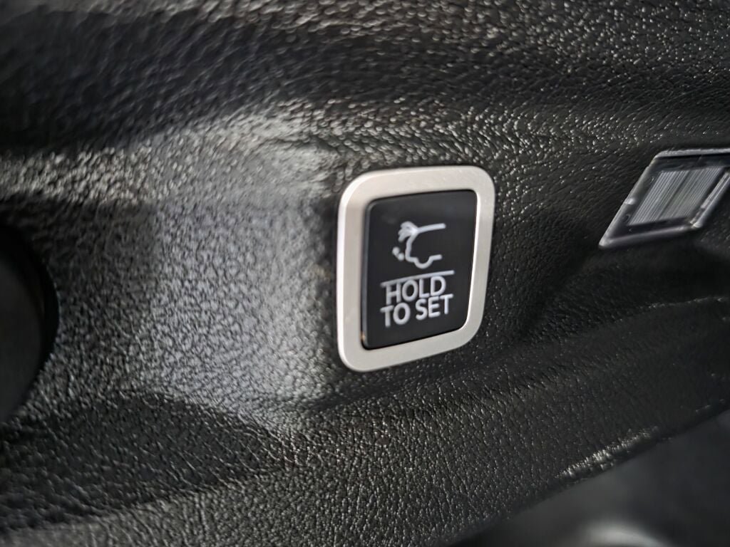 Used 2022 Jeep Grand Cherokee L Laredo AWD/4WD image 20