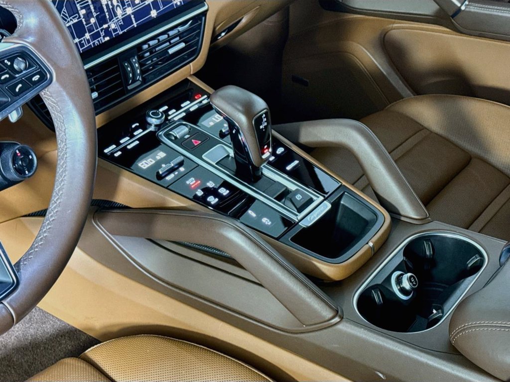 Certified 2023 Porsche Cayenne Platinum Edition AWD/4WD image 21